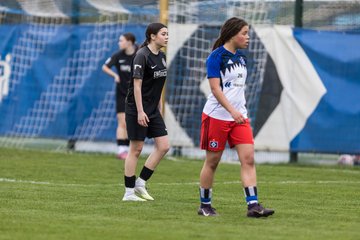 Bild 142 - wBJ Hamburger SV - Eimsbuettler TV : Ergebnis: 4:0